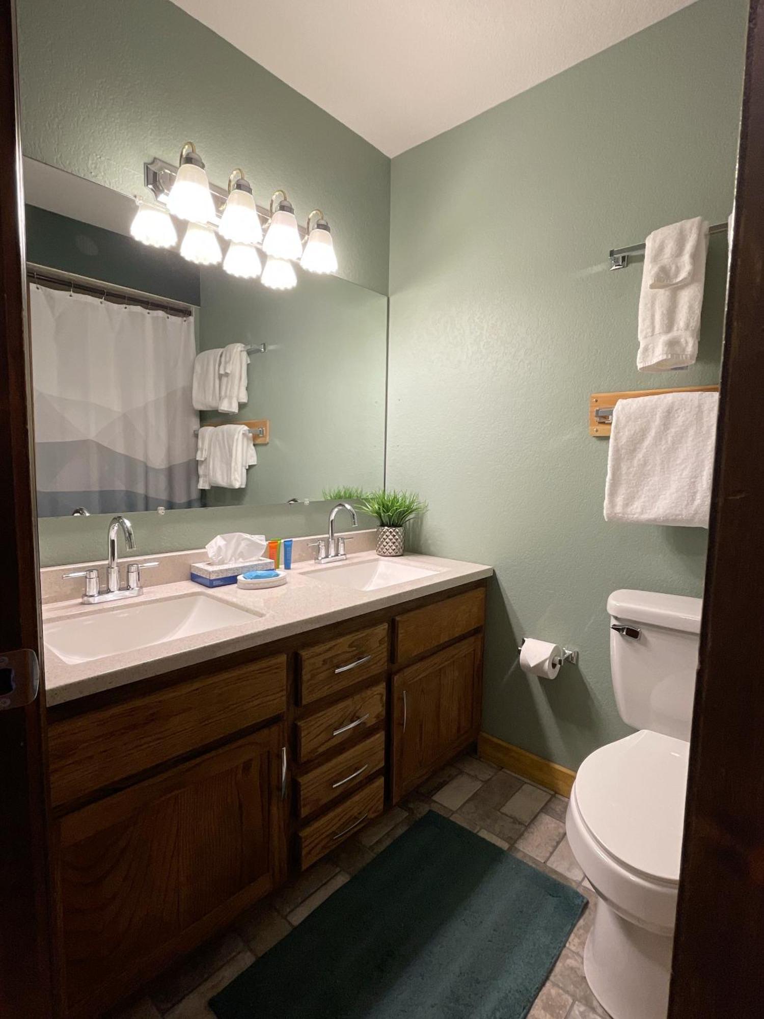 Relax, Adventure, Views, Amenities+Memories Apartamento Granby Exterior foto