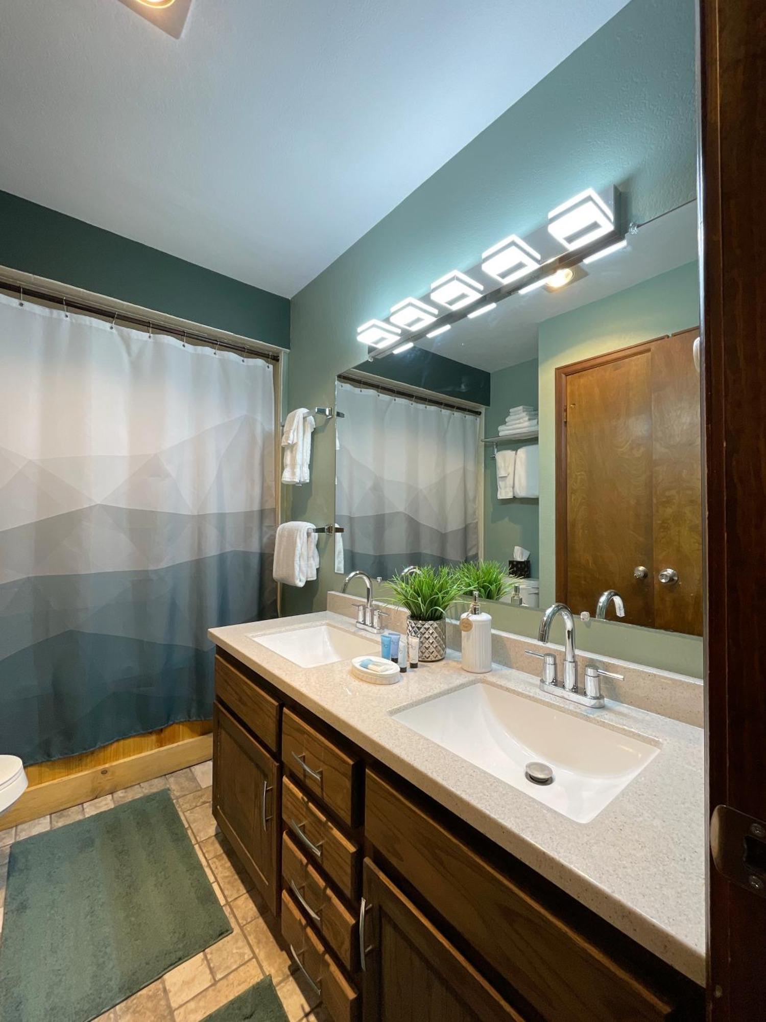 Relax, Adventure, Views, Amenities+Memories Apartamento Granby Exterior foto