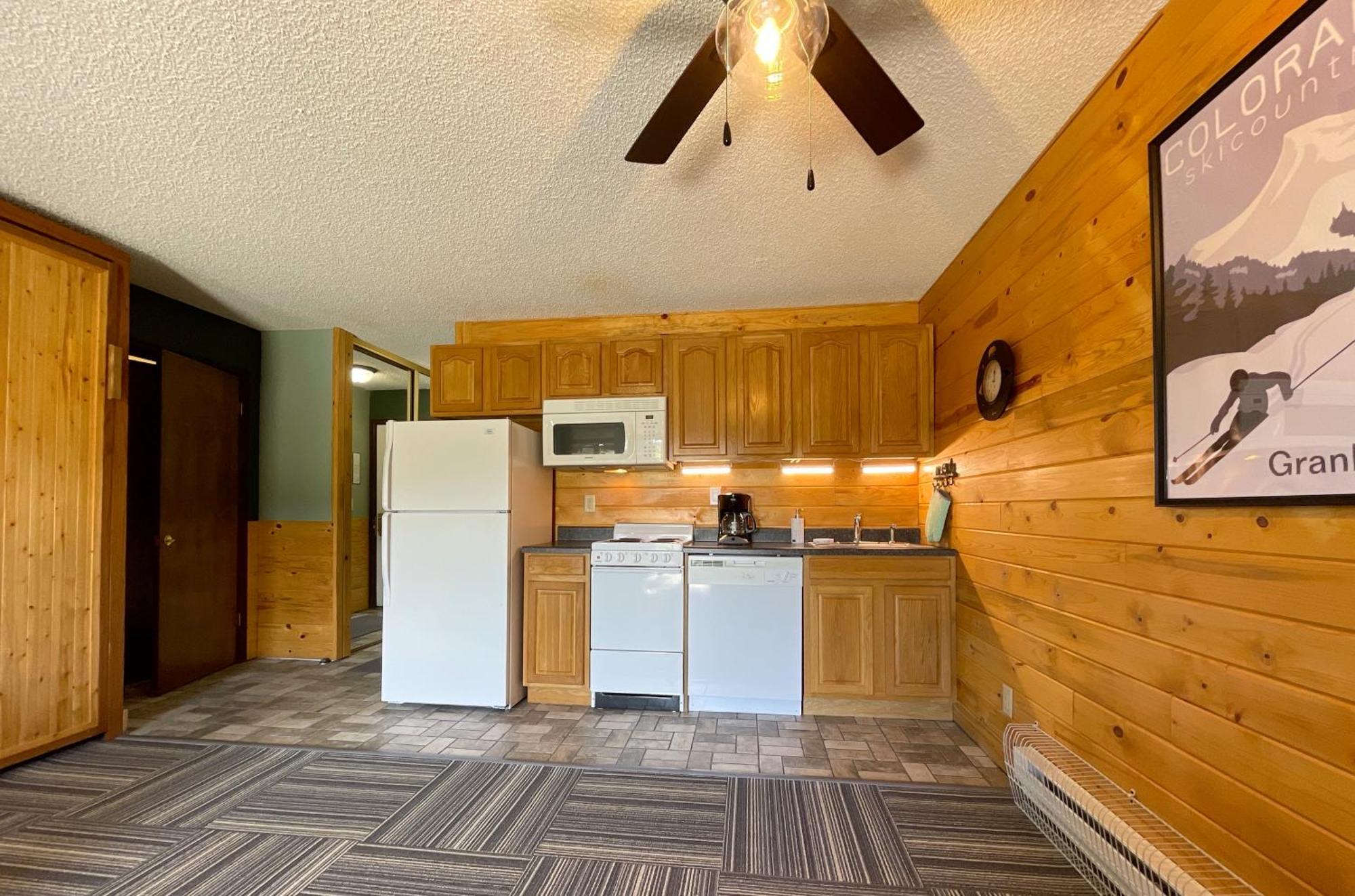 Relax, Adventure, Views, Amenities+Memories Apartamento Granby Exterior foto